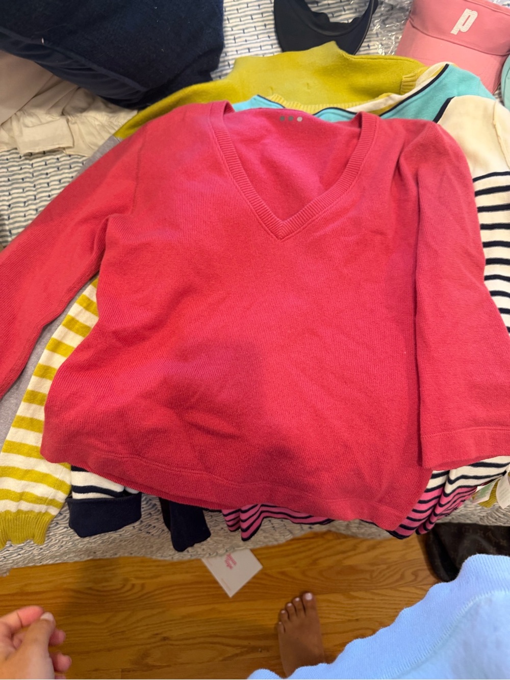 Three dots Women’s V-Neck Pink Sweater